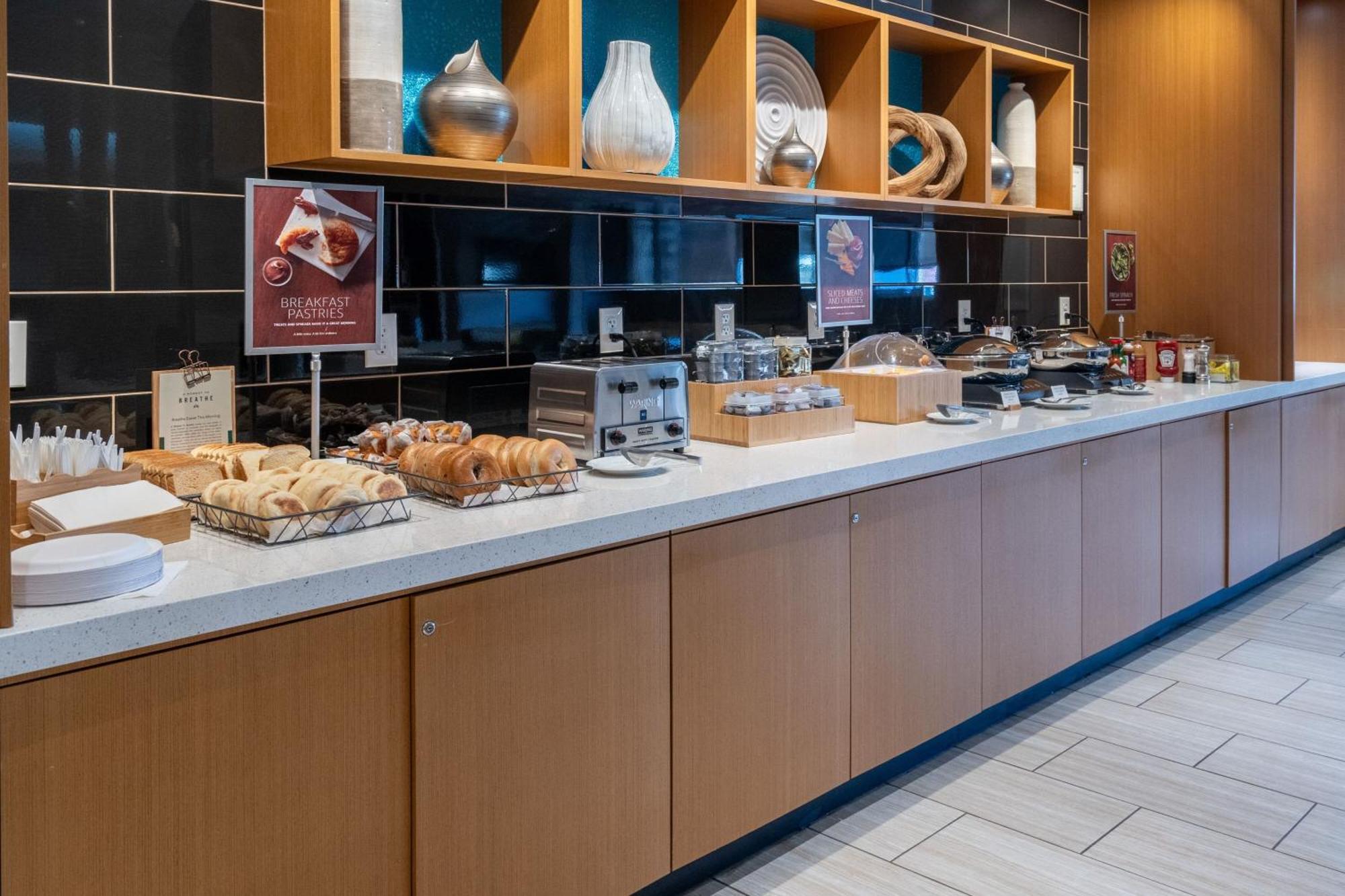 Springhill Suites By Marriott Woodbridge Εξωτερικό φωτογραφία